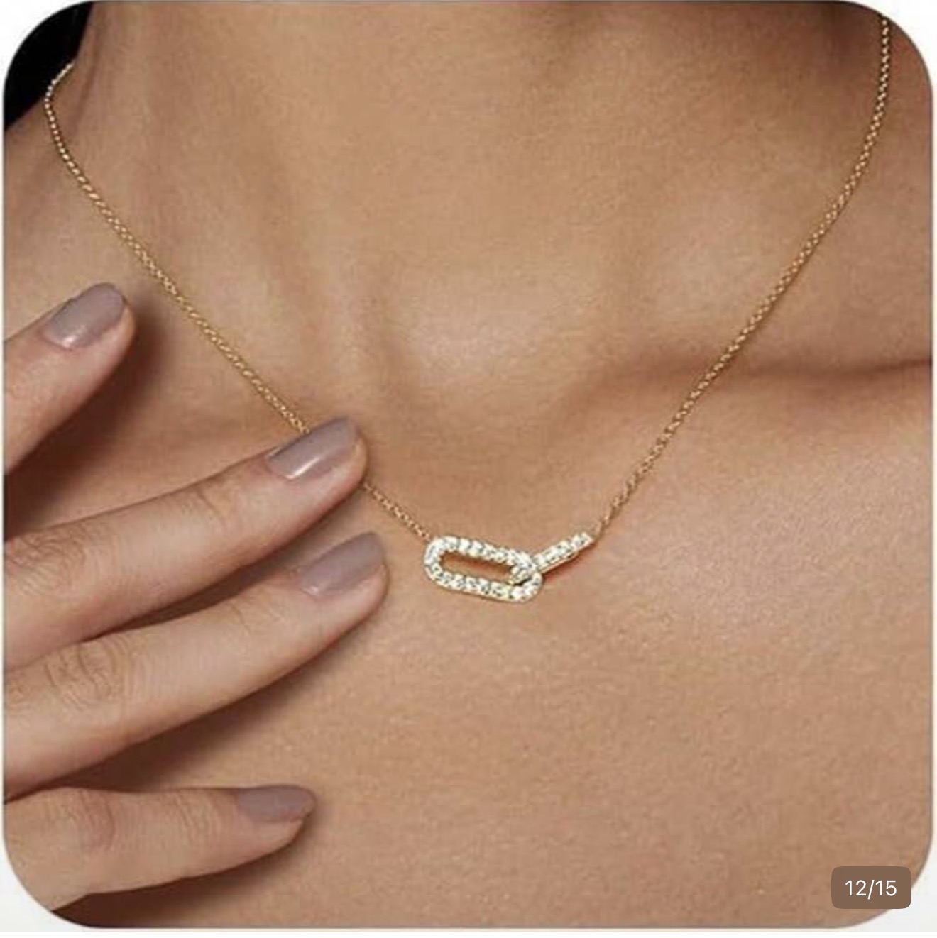 Neck lace 