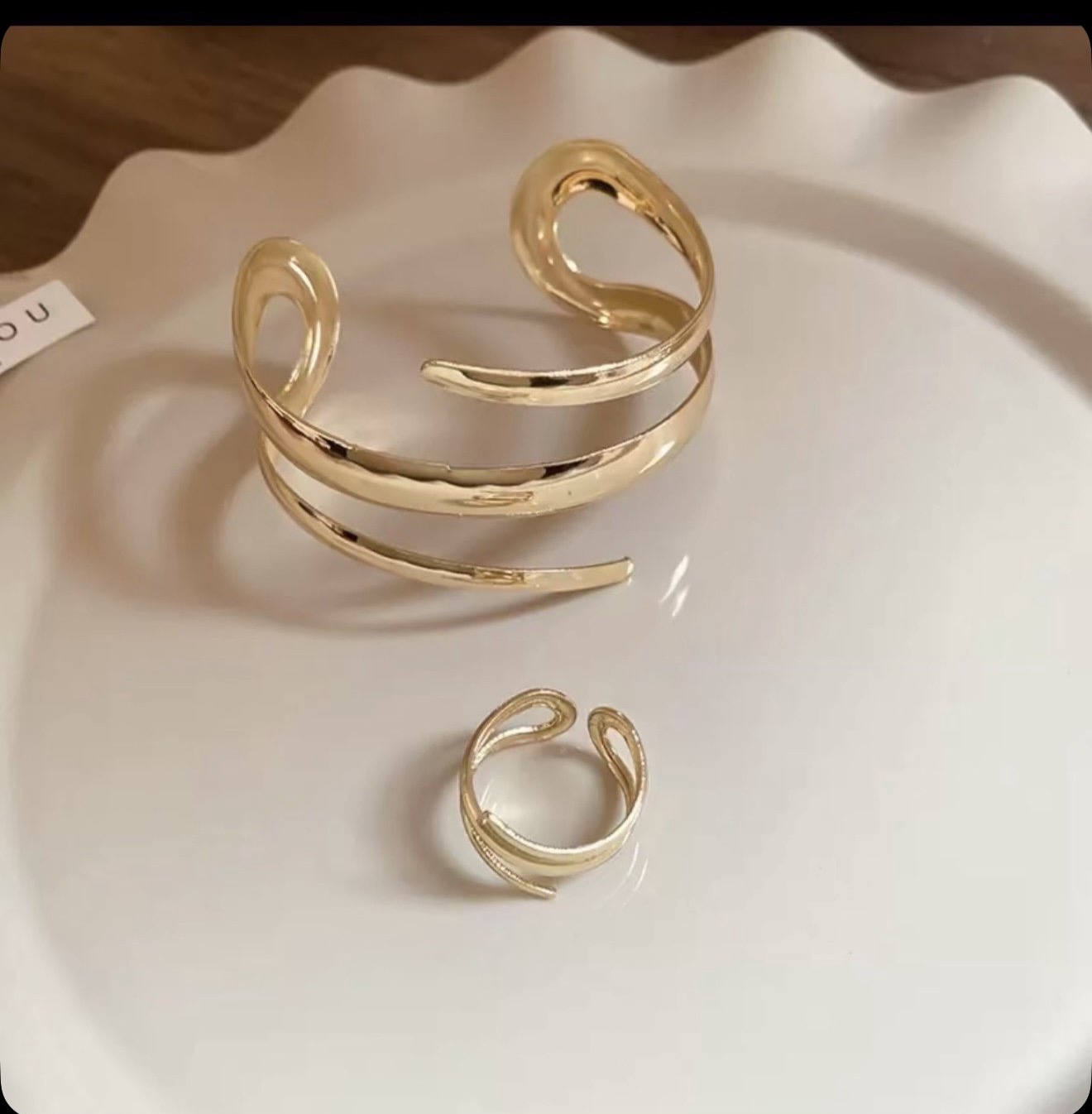 Bangle with ring